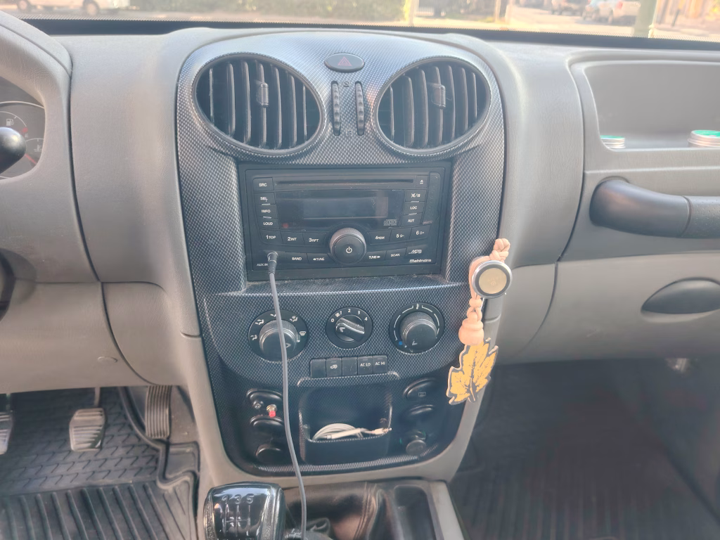 Mahindra Pik Up Pick Up 4x2 Diésel año 2014