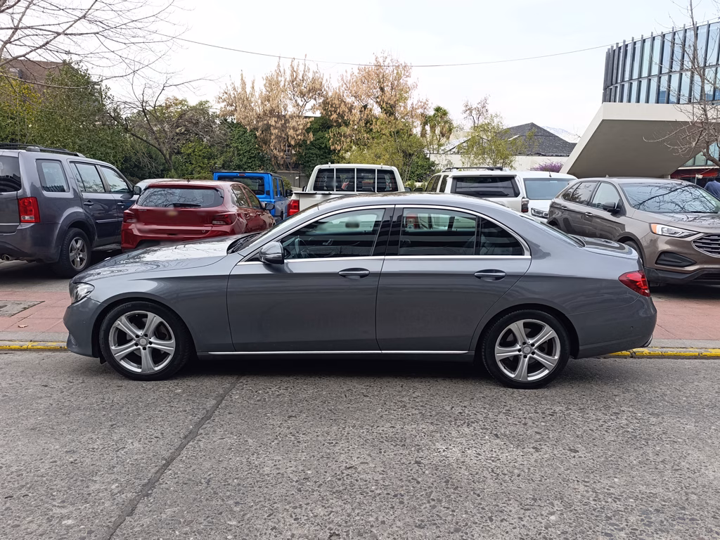 Mercedes-Benz E220 D No Se La Version año 2017