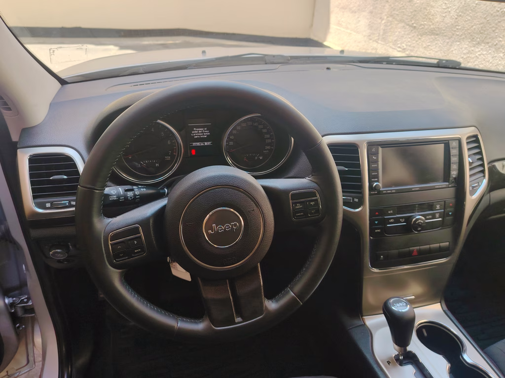 Jeep Grand Cherokee Laredo año 2011