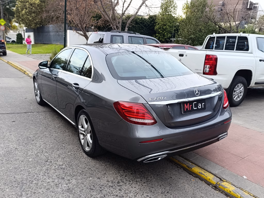 Mercedes-Benz E220 D No Se La Version año 2017