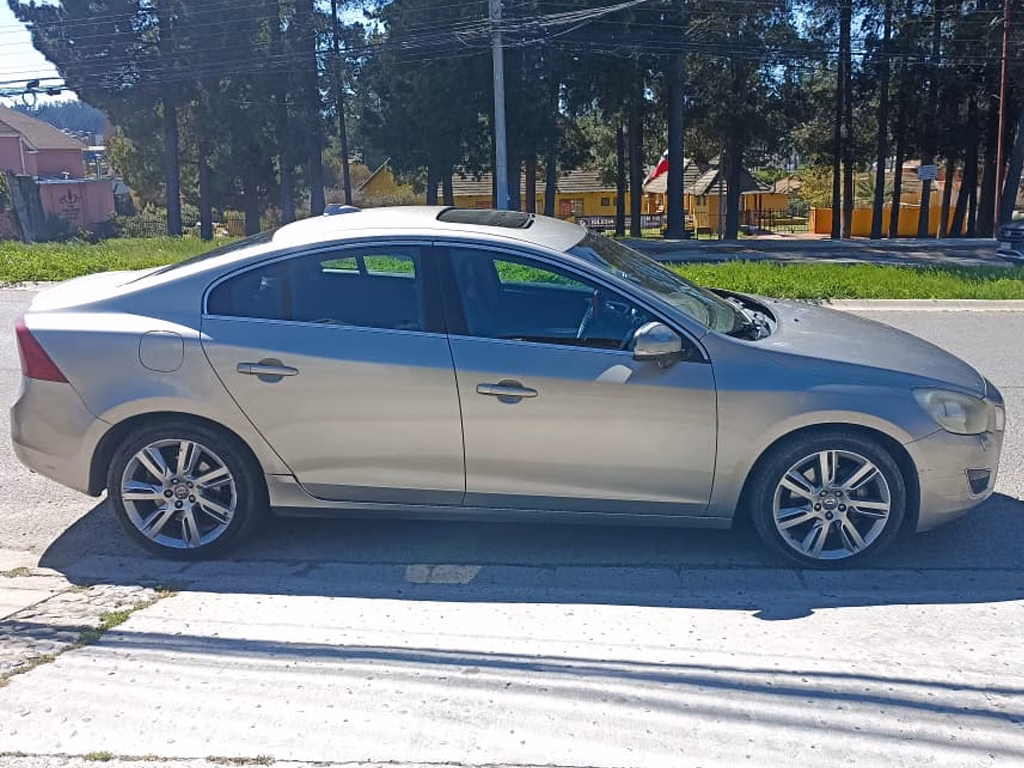 Volvo S60 T6 Plus año 2011