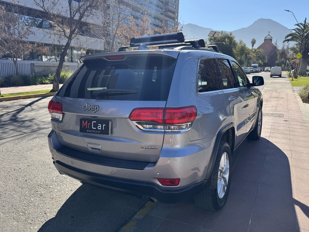 Jeep Grand Cherokee Laredo 4x4 año 2018