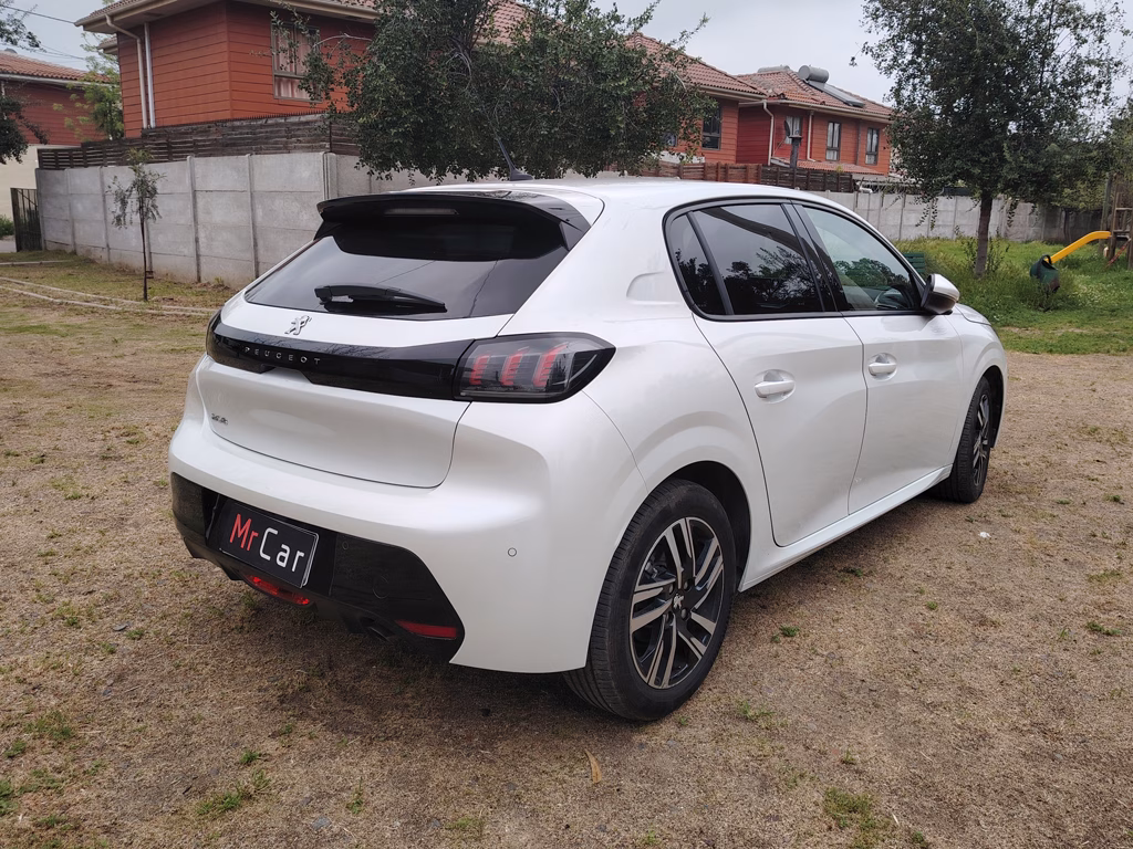 Peugeot 208 1.2 Active Pack año 2022