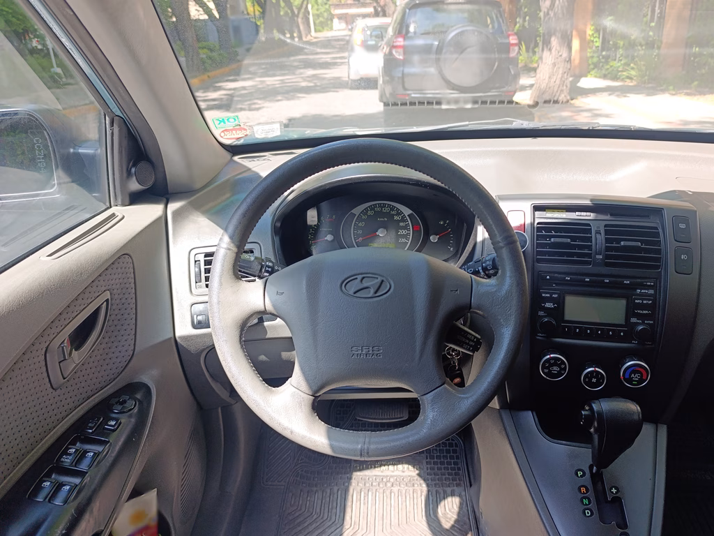 Hyundai Tucson Gl 4x4 año 2010