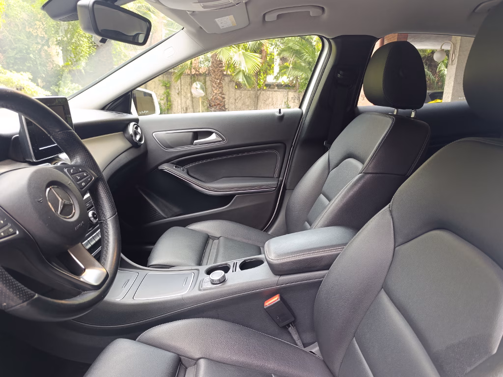 Mercedes Benz Gla 200 Gla200 año 2020