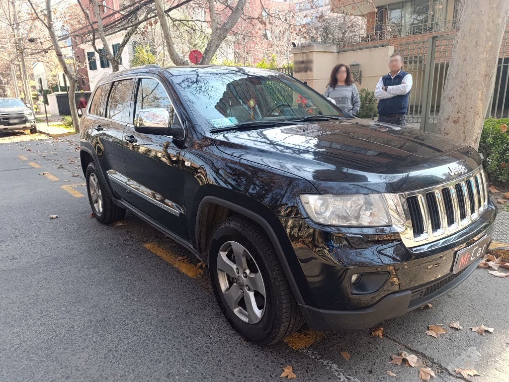 Jeep Grand Cherokee Laredo 4x4 año 2012