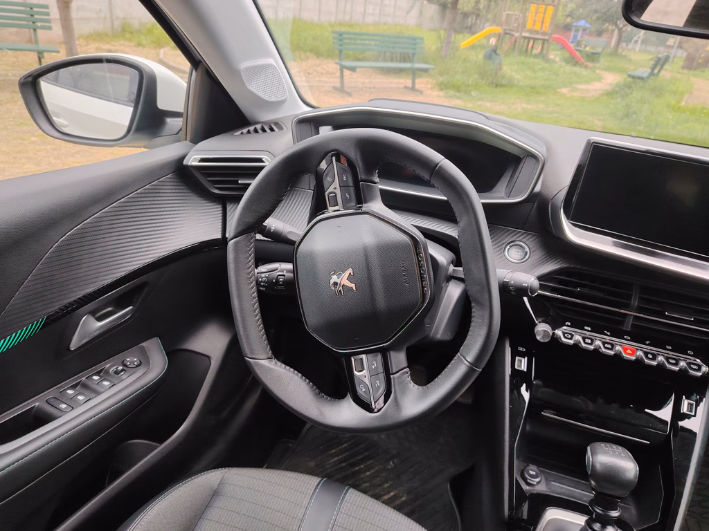 Peugeot 208 1.2 Active Pack año 2022
