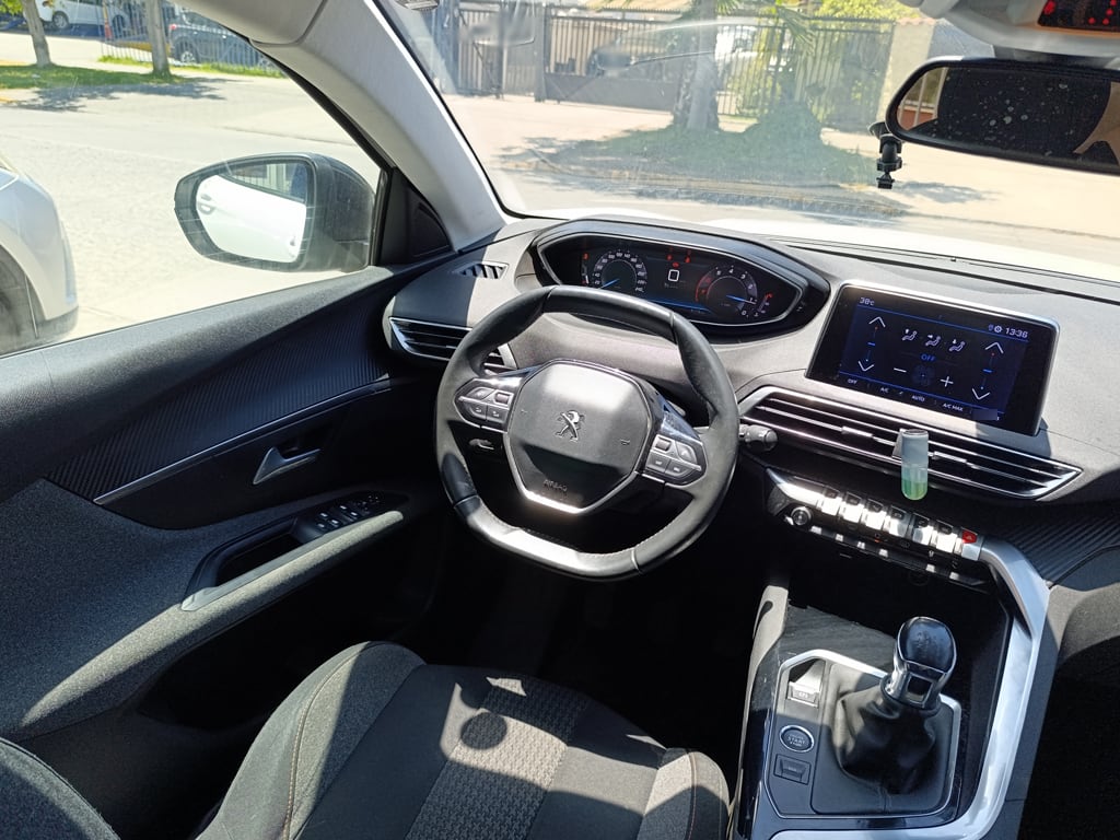 Peugeot 3008 Allure Pack año 2022
