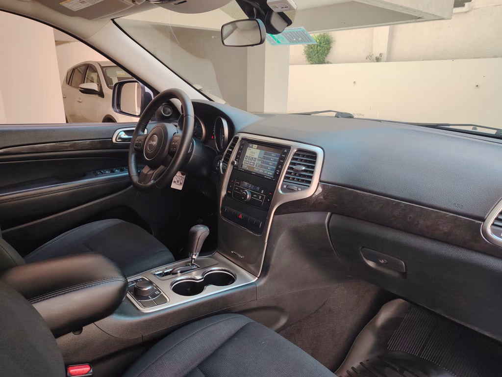 Jeep Grand Cherokee Laredo año 2011