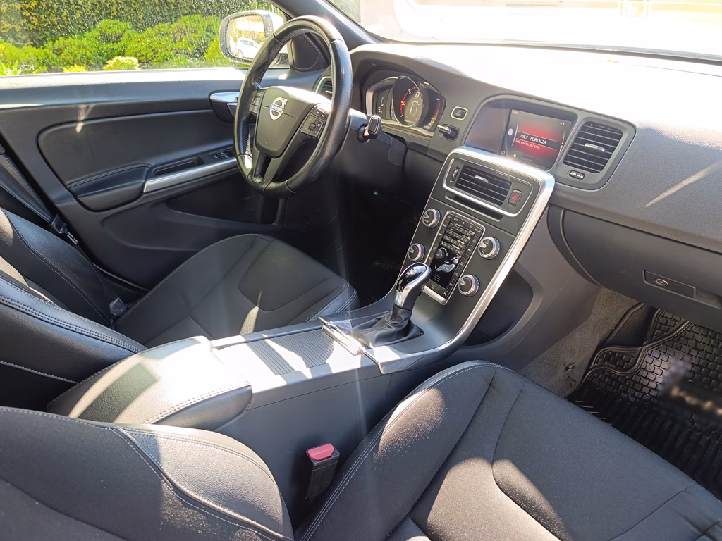 Volvo S60 D2 Confort año 2019