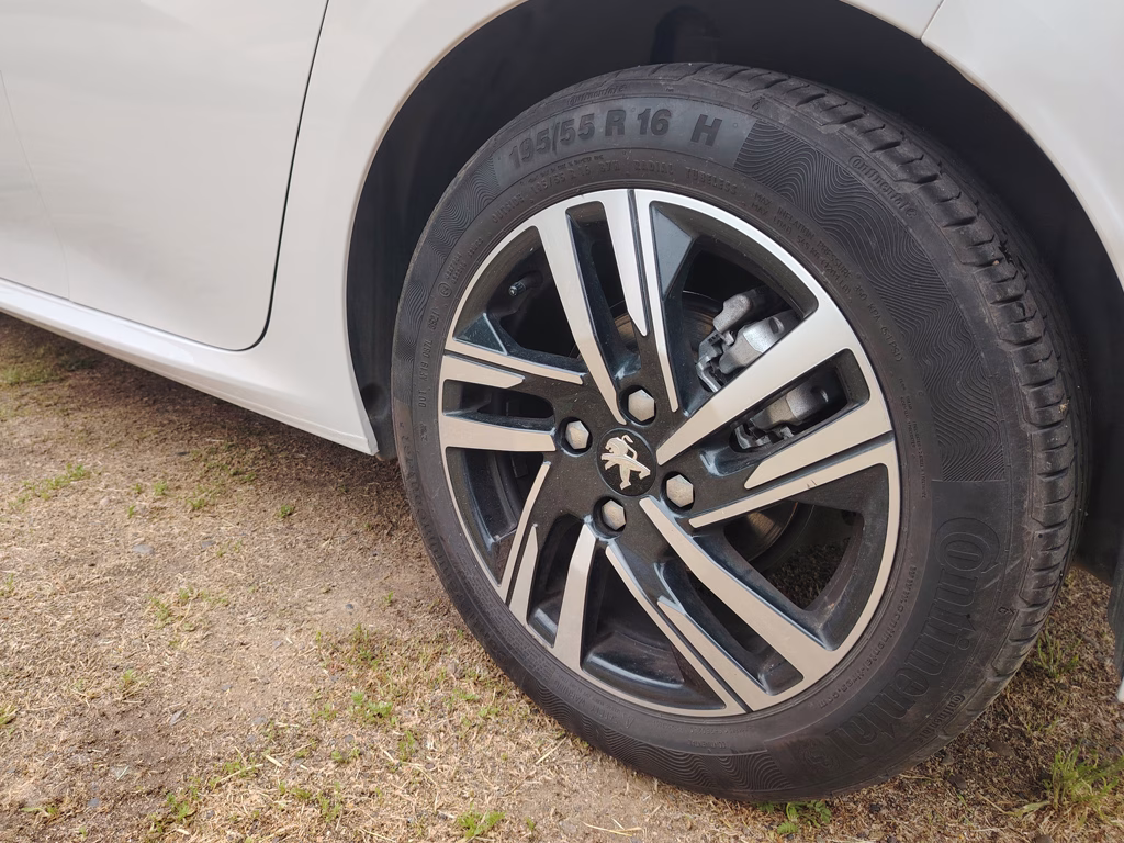 Peugeot 208 1.2 Active Pack año 2022