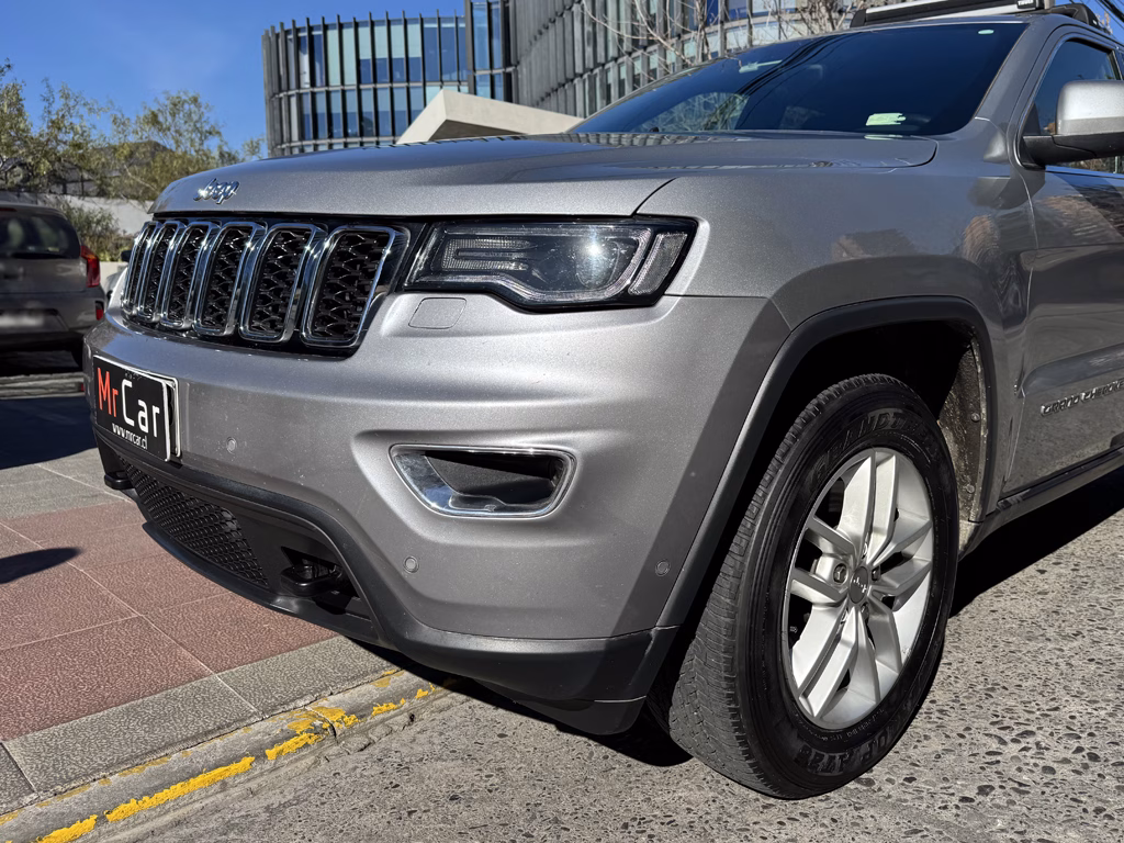 Jeep Grand Cherokee Laredo 4x4 año 2018