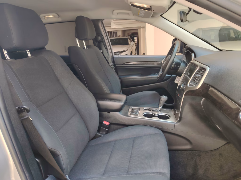 Jeep Grand Cherokee Laredo año 2011