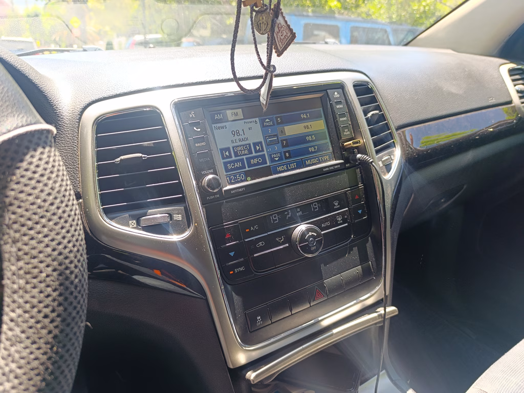 Jeep Grand Cherokee Laredo 4x4 año 2012