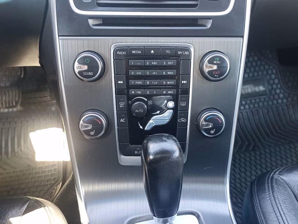 Volvo S60 T6 Plus año 2011