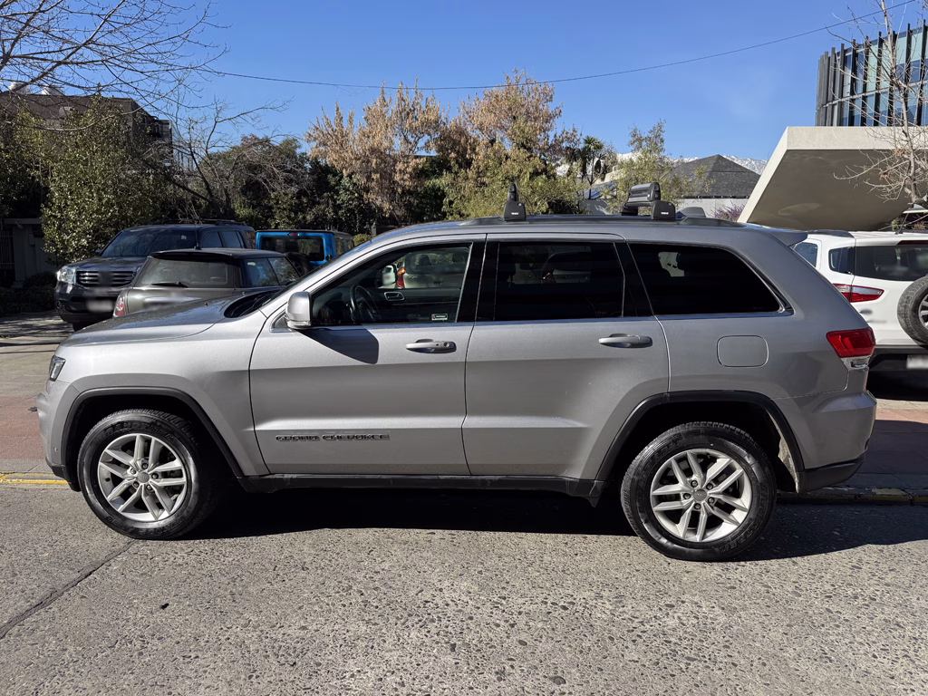 Jeep Grand Cherokee Laredo 4x4 año 2018