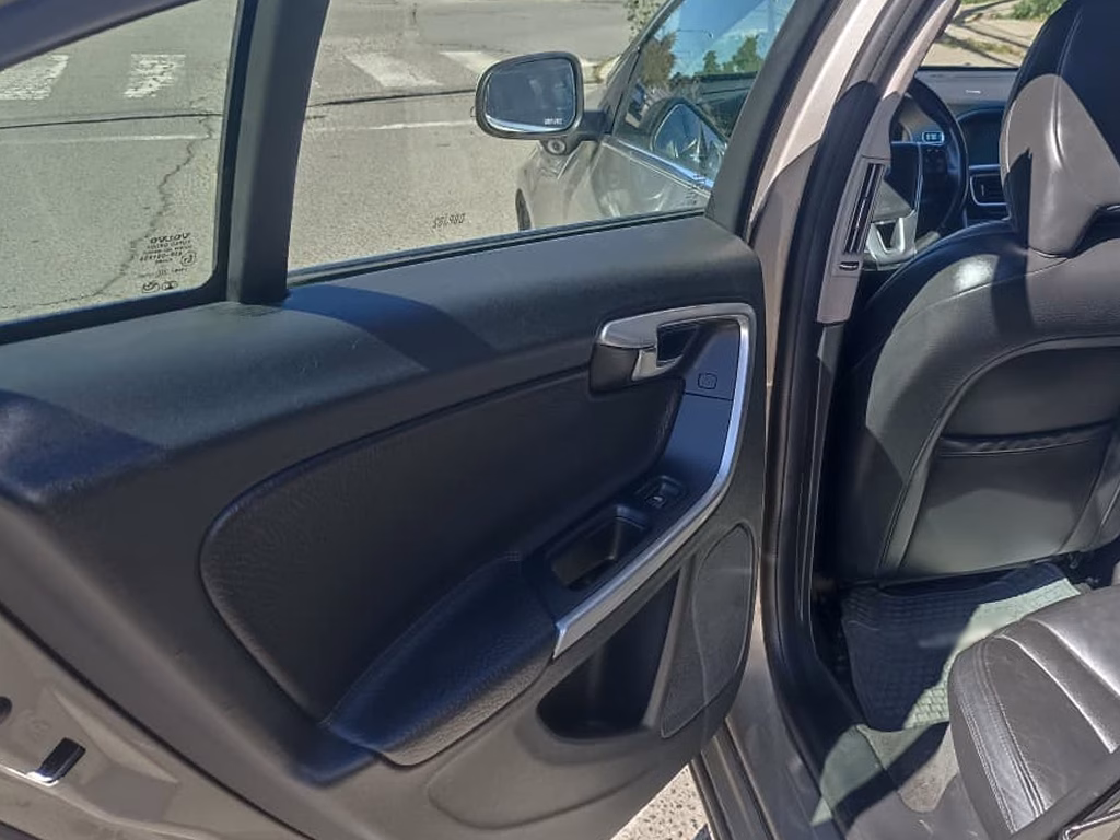 Volvo S60 T6 Plus año 2011