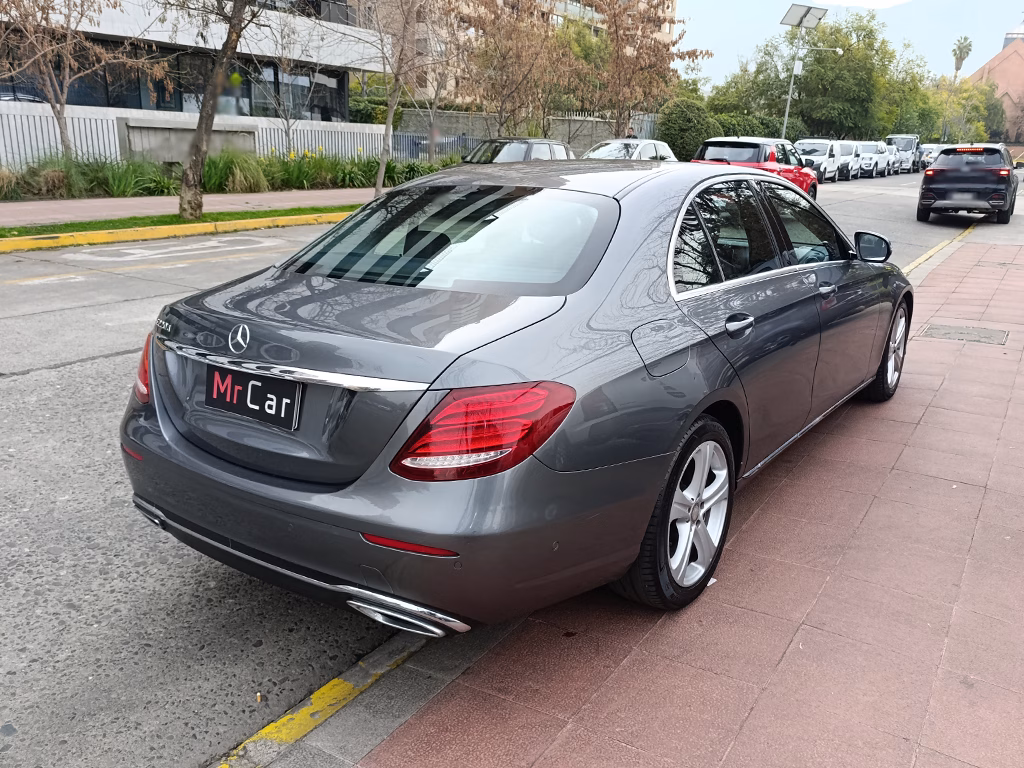 Mercedes-Benz E220 D No Se La Version año 2017
