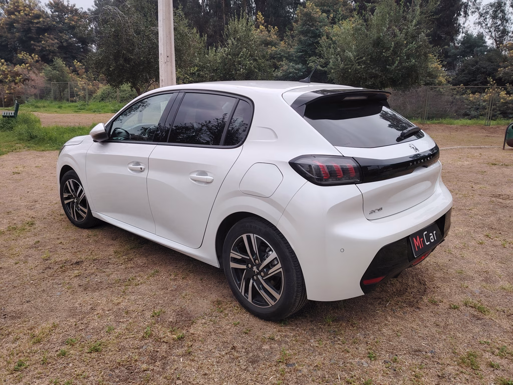 Peugeot 208 1.2 Active Pack año 2022