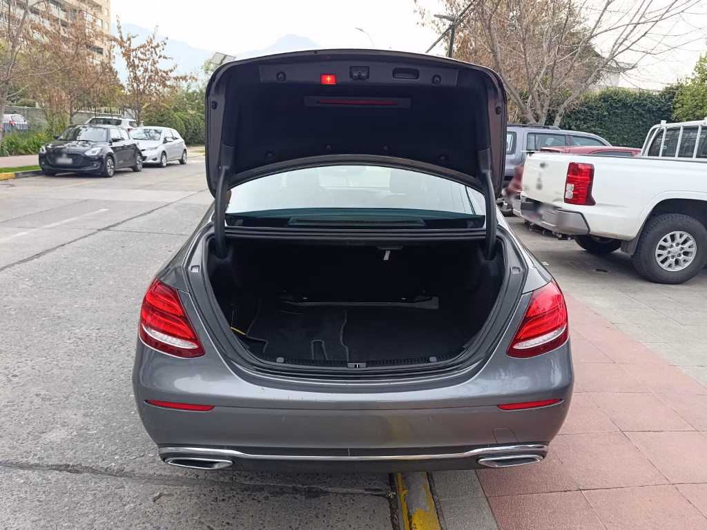 Mercedes-Benz E220 D No Se La Version año 2017