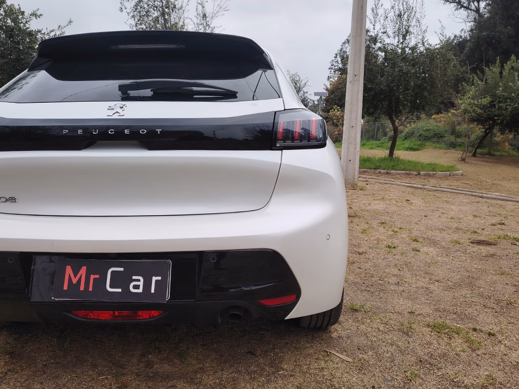 Peugeot 208 1.2 Active Pack año 2022
