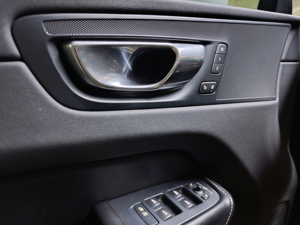Volvo Xc60 T6 R-Design año 2018