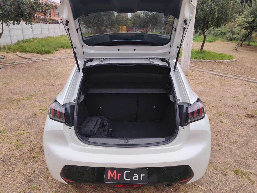 Peugeot 208 1.2 Active Pack año 2022