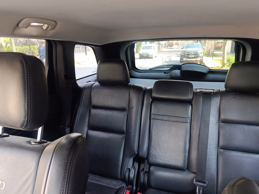 Jeep Grand Cherokee Laredo 4x4 año 2012