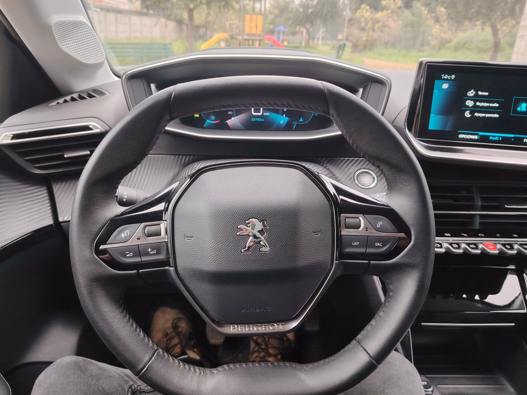 Peugeot 208 1.2 Active Pack año 2022