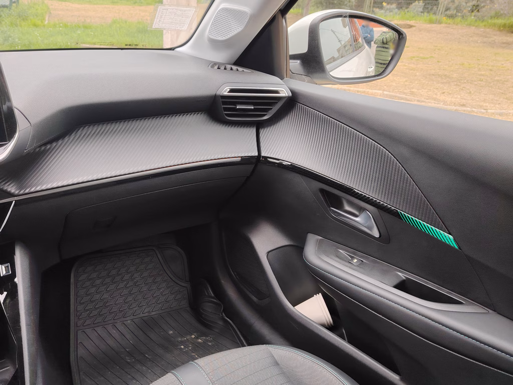 Peugeot 208 1.2 Active Pack año 2022