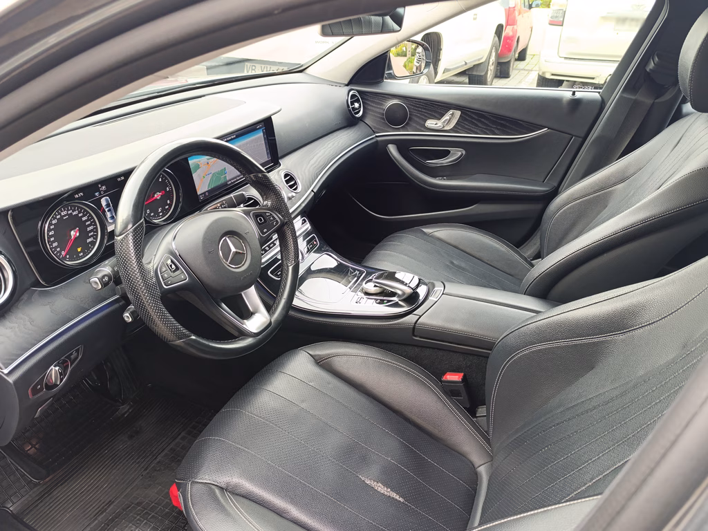 Mercedes-Benz E220 D No Se La Version año 2017