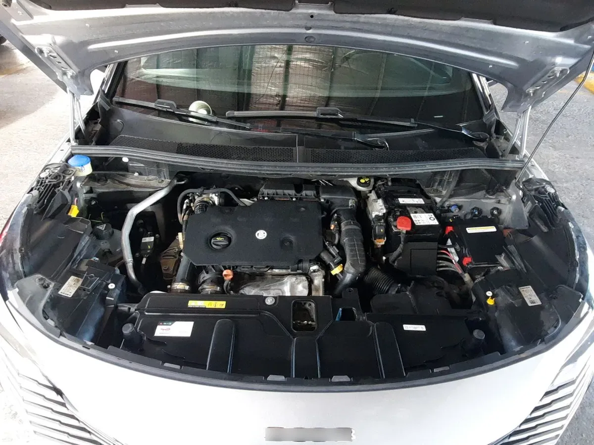 Peugeot 3008 1.5 Allure Pack Bluehdi 130 4x2 Eat8 5p año 2024