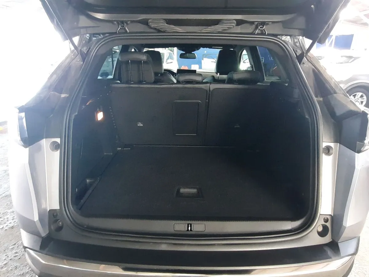 Peugeot 3008 1.5 Allure Pack Bluehdi 130 4x2 Eat8 5p año 2024