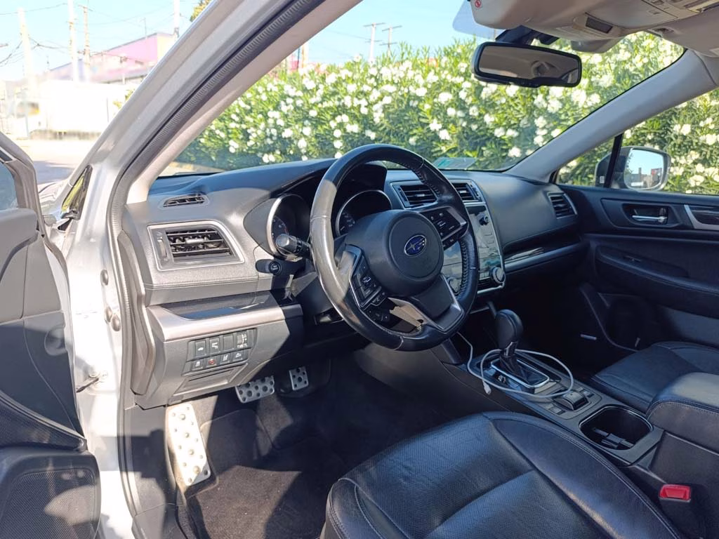 Subaru Legacy 3.6r año 2019