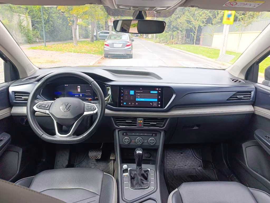 Volkswagen Taos Comfortline año 2023