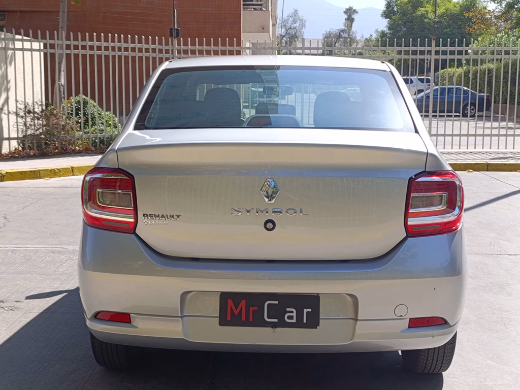 Renault Symbol Zen año 2023