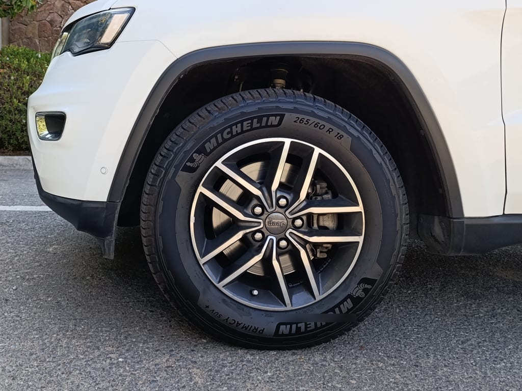 Jeep Grand Cherokee Laredo 4x4 año 2019