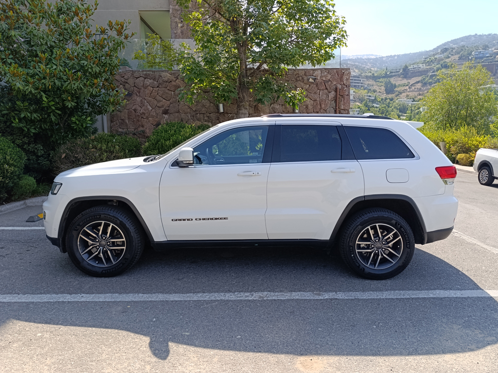 Jeep Grand Cherokee Laredo 4x4 año 2019
