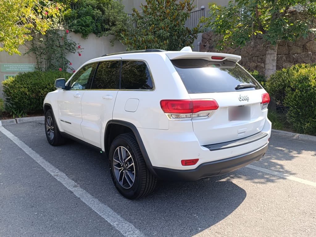 Jeep Grand Cherokee Laredo 4x4 año 2019