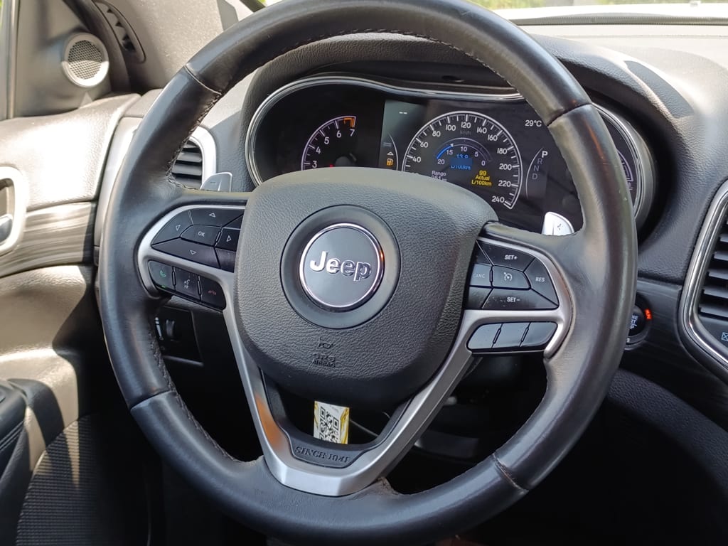 Jeep Grand Cherokee Laredo 4x4 año 2019