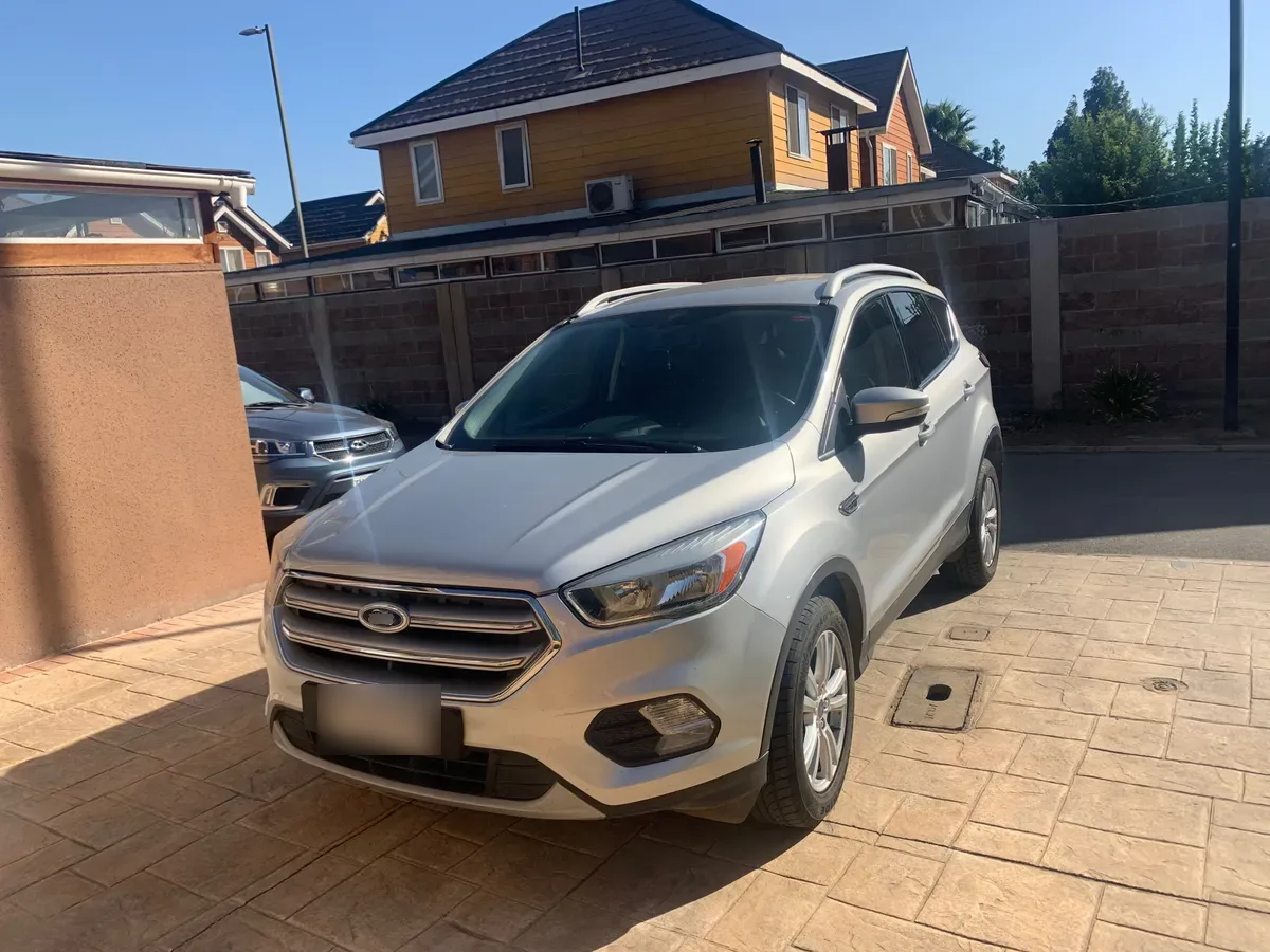 FORD ESCAPE 2.5 S At 4x2 año 2017
