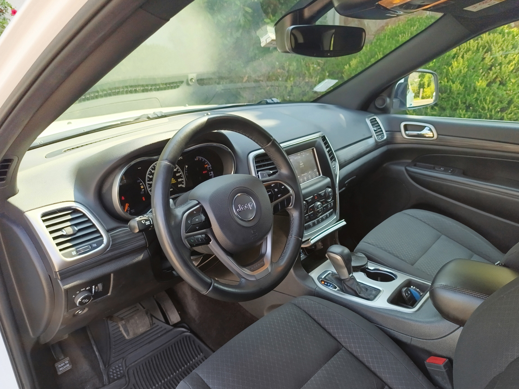 Jeep Grand Cherokee Laredo 4x4 año 2019