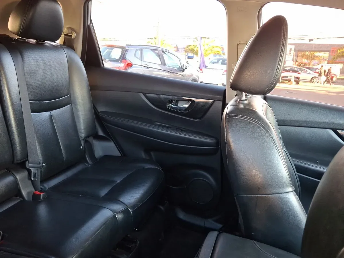 Nissan X-Trail 2.5 Exclusive 4x4 Cvt At 5p año 2020