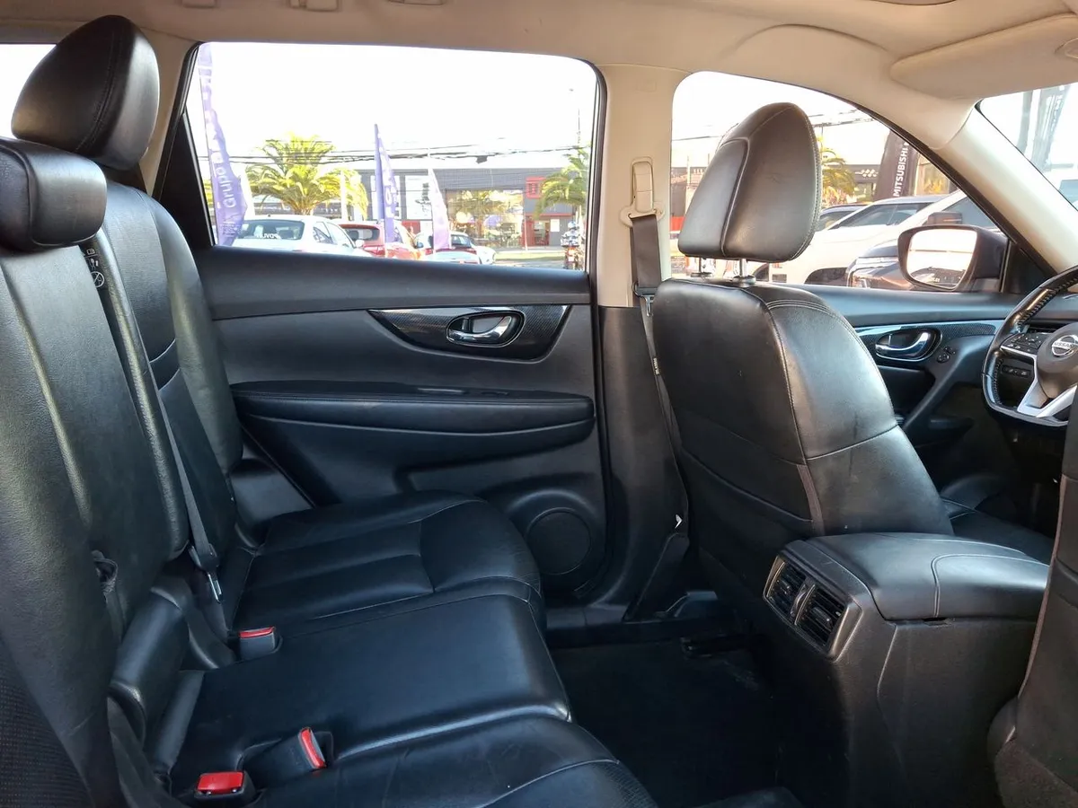 Nissan X-Trail 2.5 Exclusive 4x4 Cvt At 5p año 2020