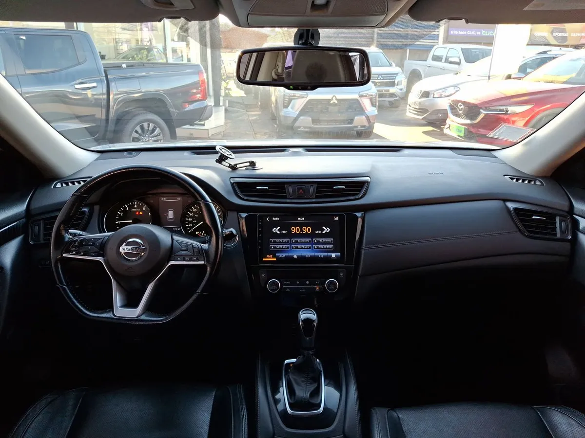 Nissan X-Trail 2.5 Exclusive 4x4 Cvt At 5p año 2020