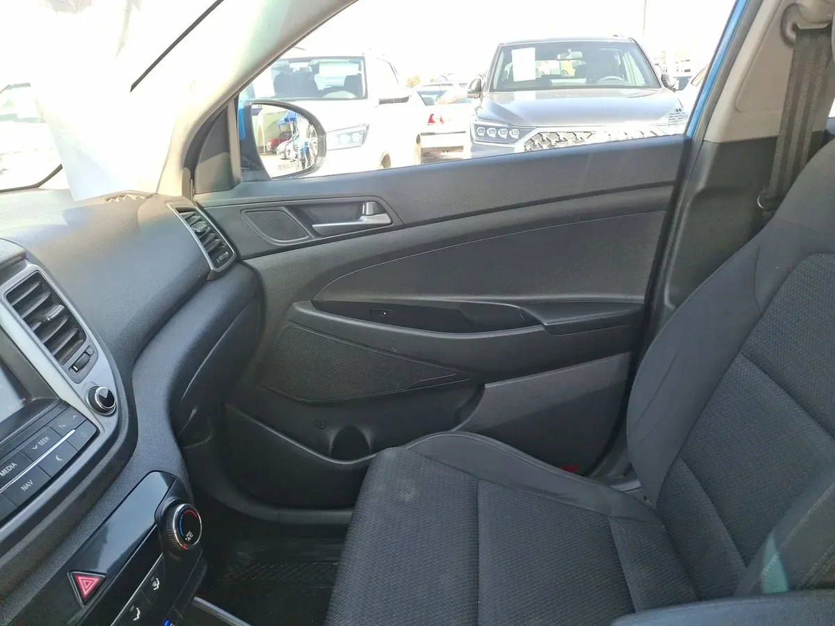 Hyundai Tucson 2.0 Crdi Diesel Advance 4x2 At 5p año 2018