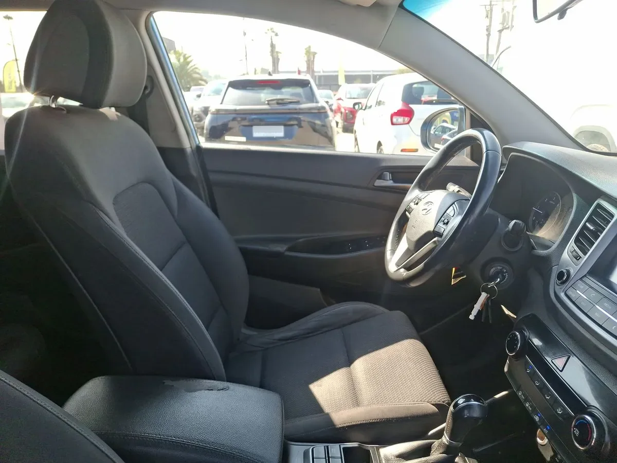 Hyundai Tucson 2.0 Crdi Diesel Advance 4x2 At 5p año 2018