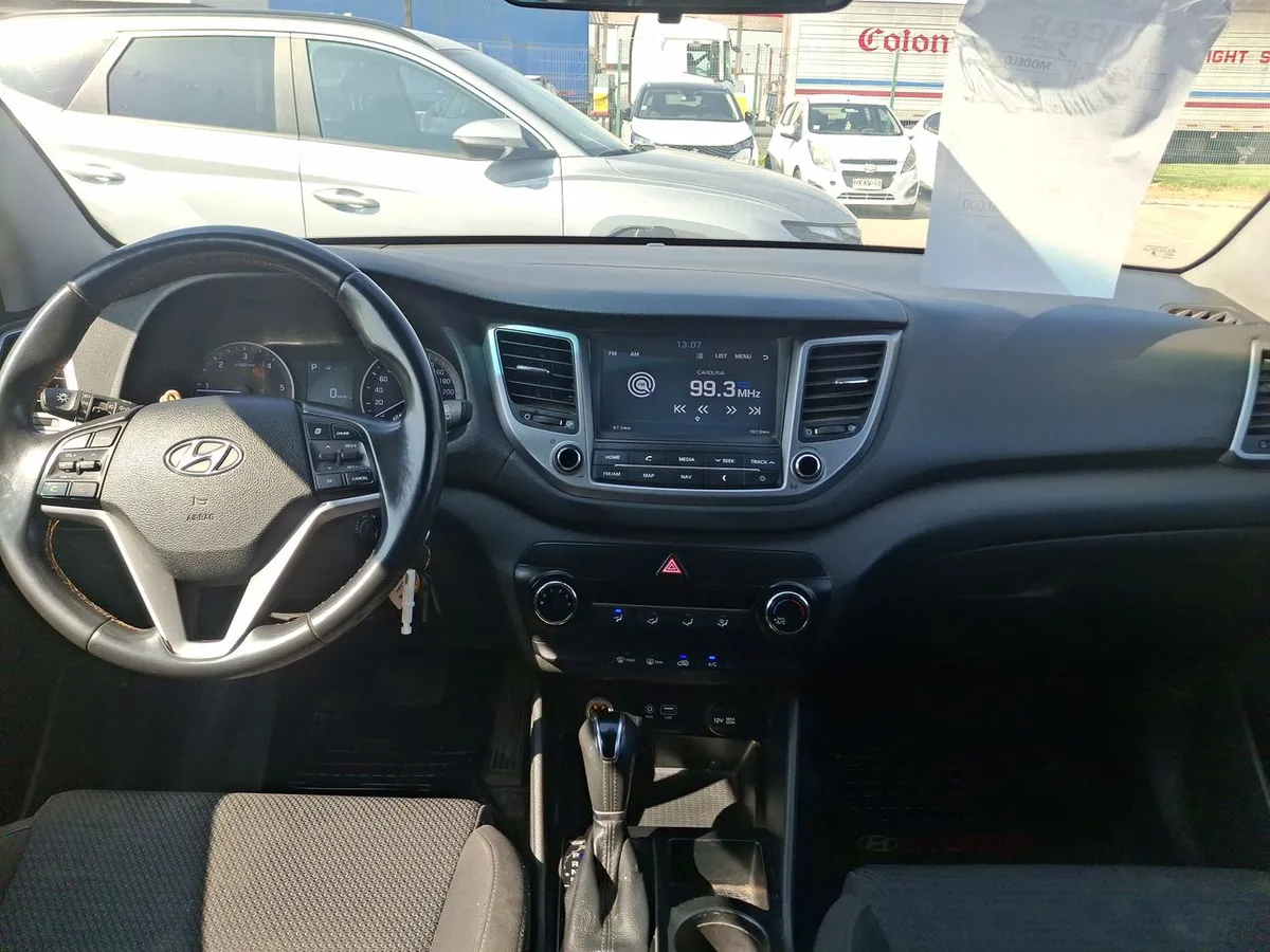 Hyundai Tucson 2.0 Crdi Diesel Advance 4x2 At 5p año 2018