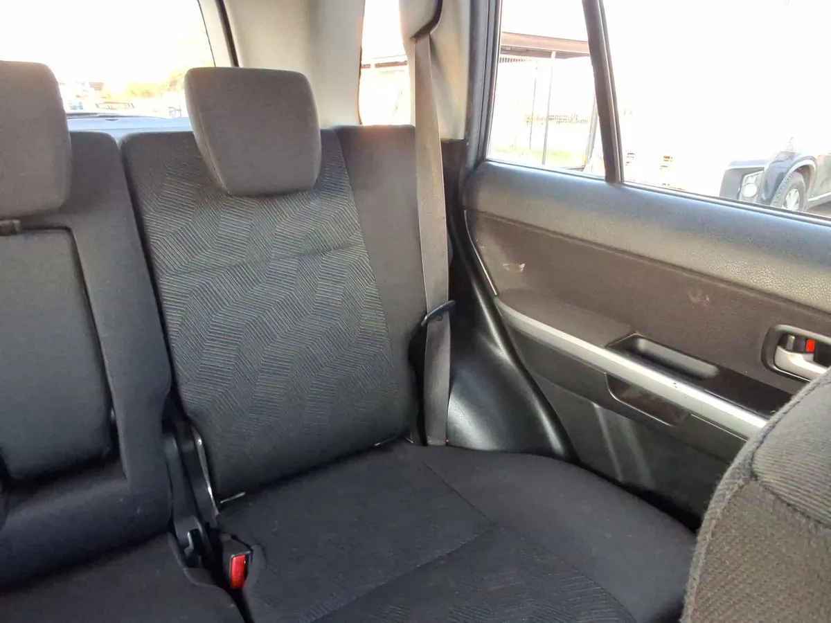 Suzuki Grand Nomade 2.4 Glx Sport 4x2 Mt 5p año 2018