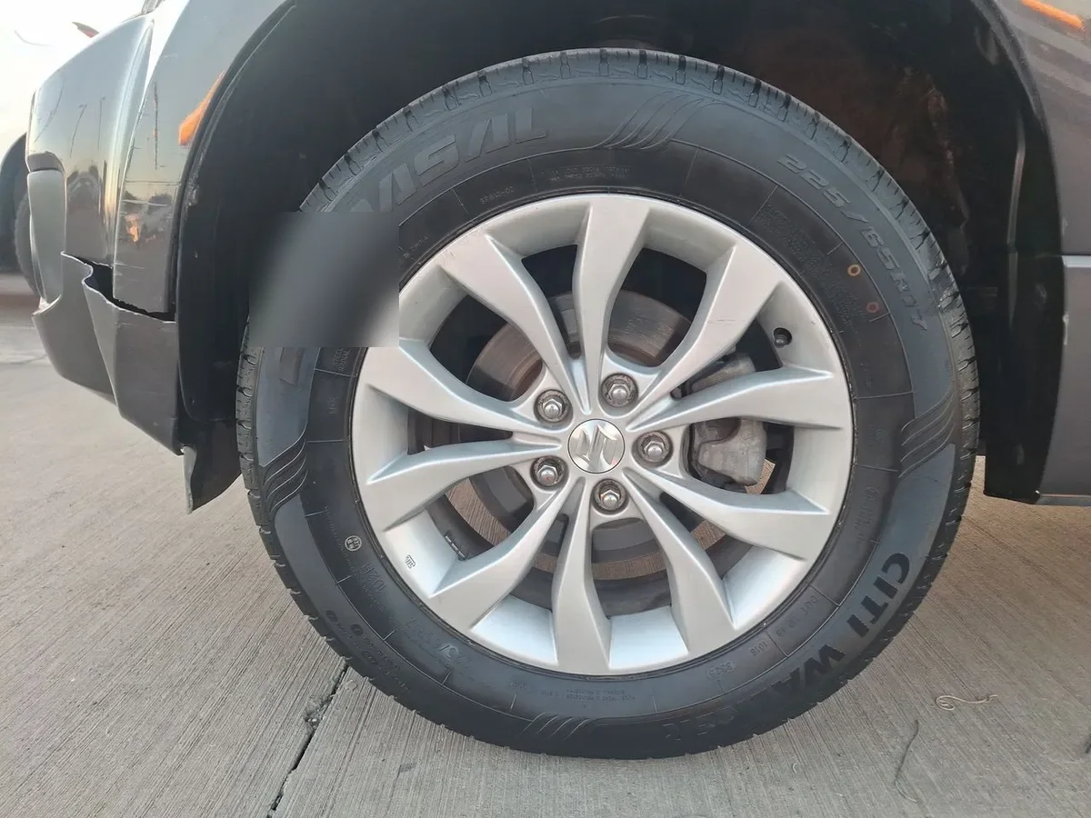Suzuki Grand Nomade 2.4 Glx Sport 4x2 Mt 5p año 2018